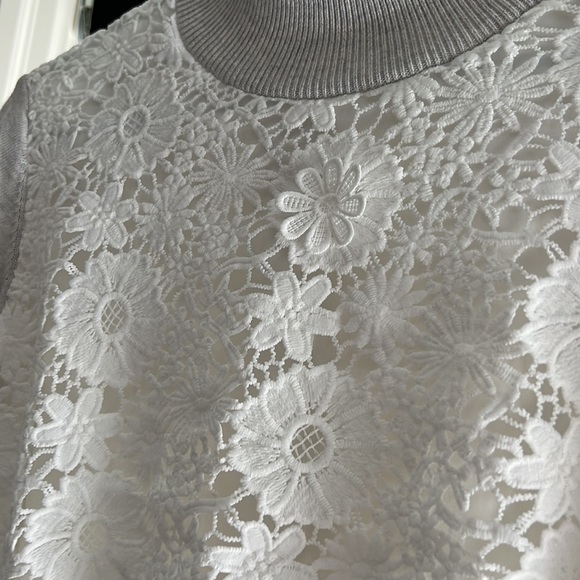 FRENCH CONNECTION Women’s Sweater Top. - Picture 3 of 5